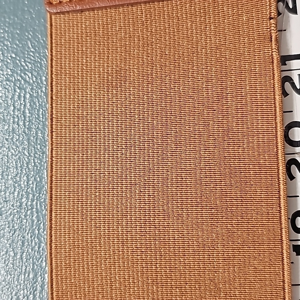 Stretch wide belt. There is some wear but picked it up because it is cut… - Picture 3 of 5